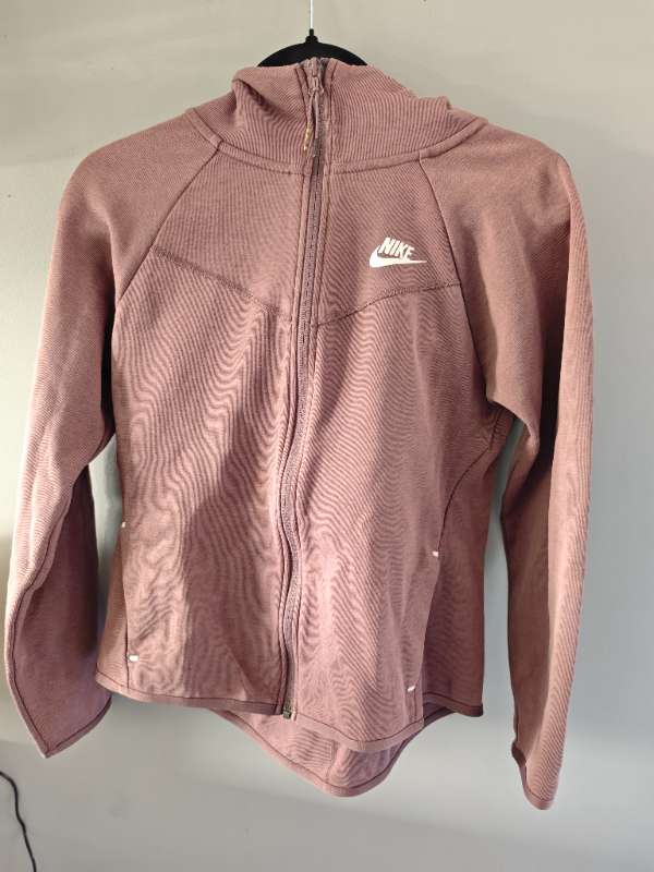 Nike tech