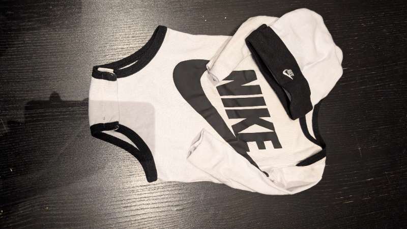 Nike samfella og húfa