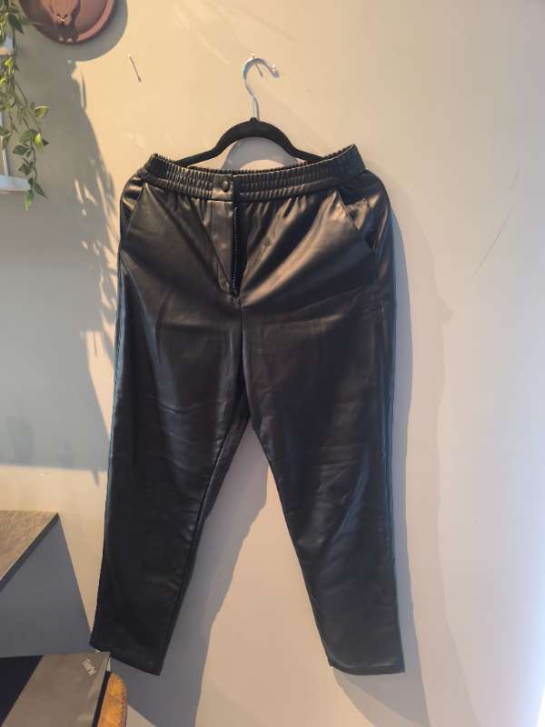 Reserved pleður buxur