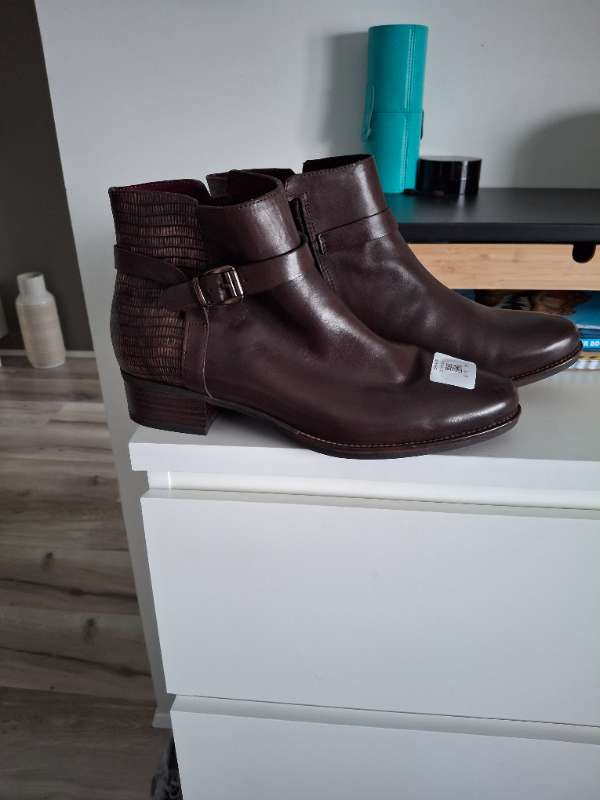 Brúnir skór