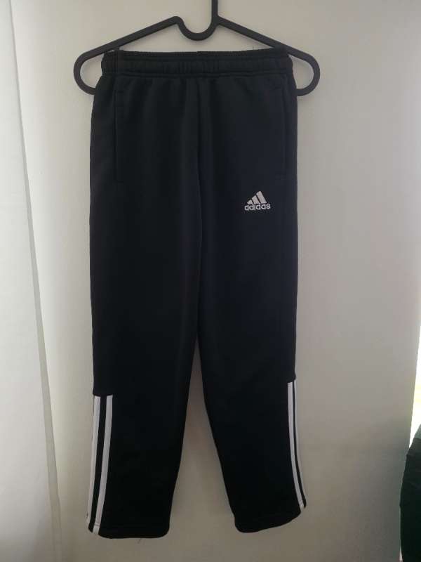 Adidas jogging buxur svartar
