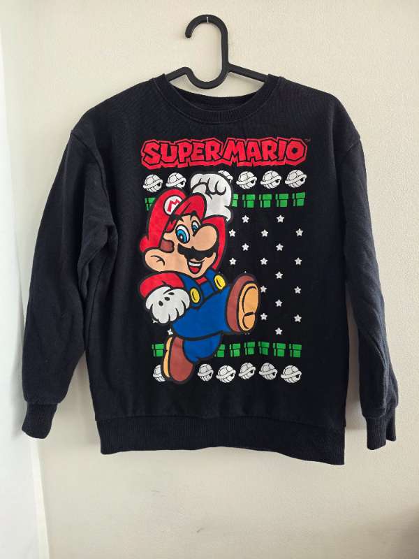 Super Mario svört peysa