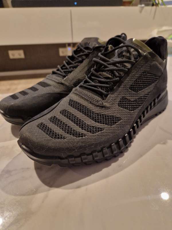 ECCO TRAINERS BRAND NEW