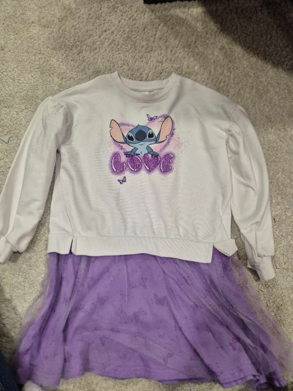 Stitch kjóll með fjólubláu tjullpilsi.