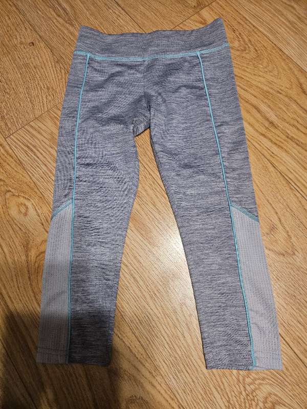 Grey leggins