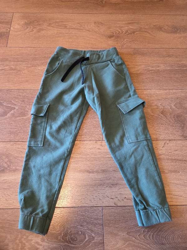 Buxur grænn 122
