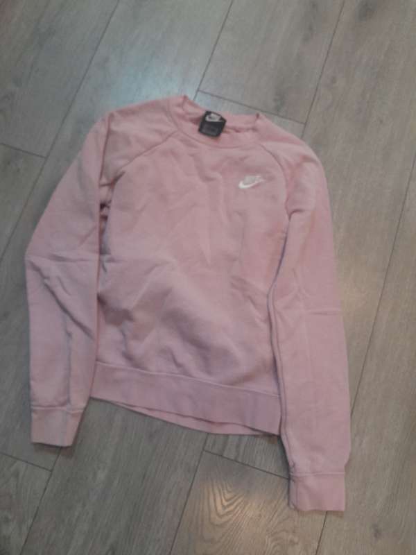 Bleik Nike peysa st s