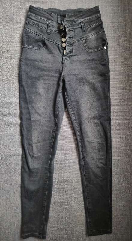 High waisted jeans