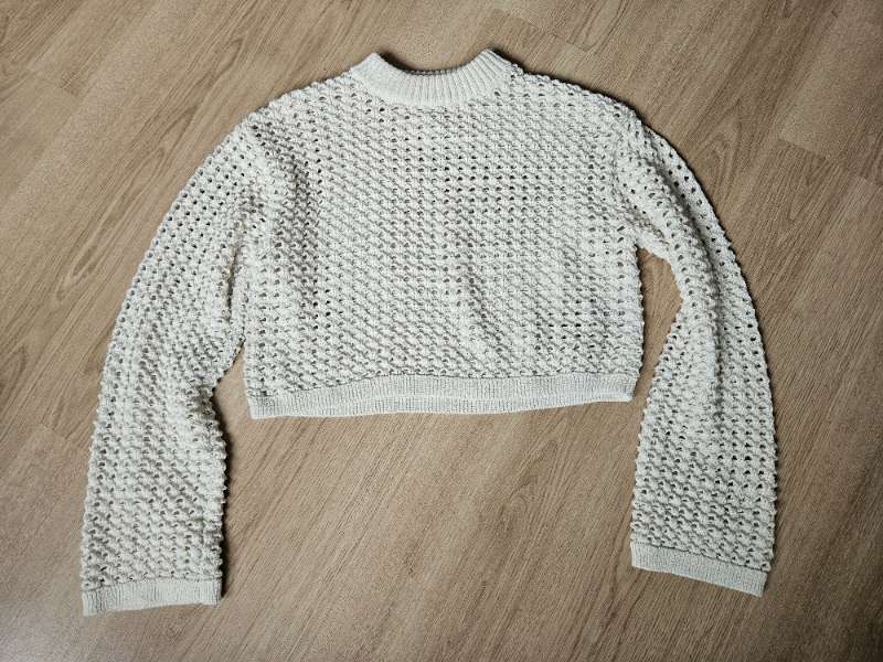 H&M white sweater XS