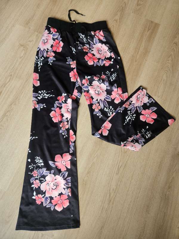 Floral sweats M