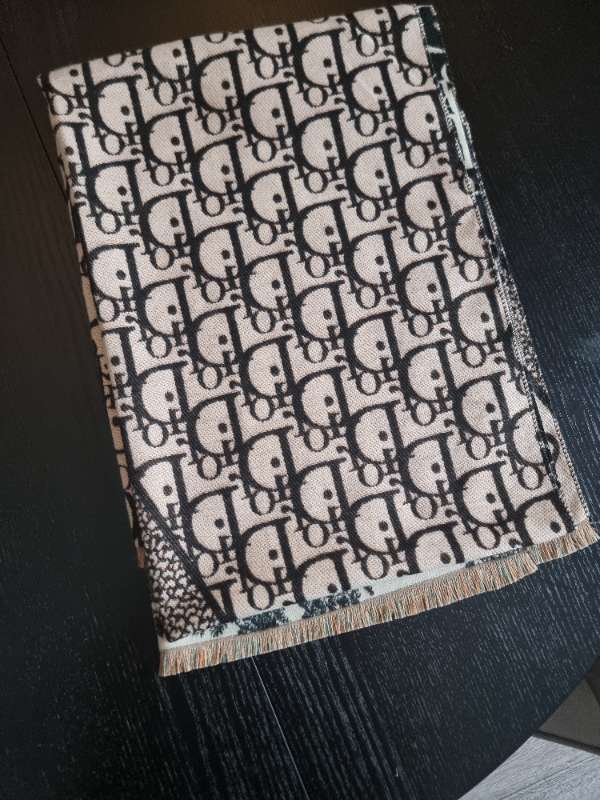 Dior scarf
