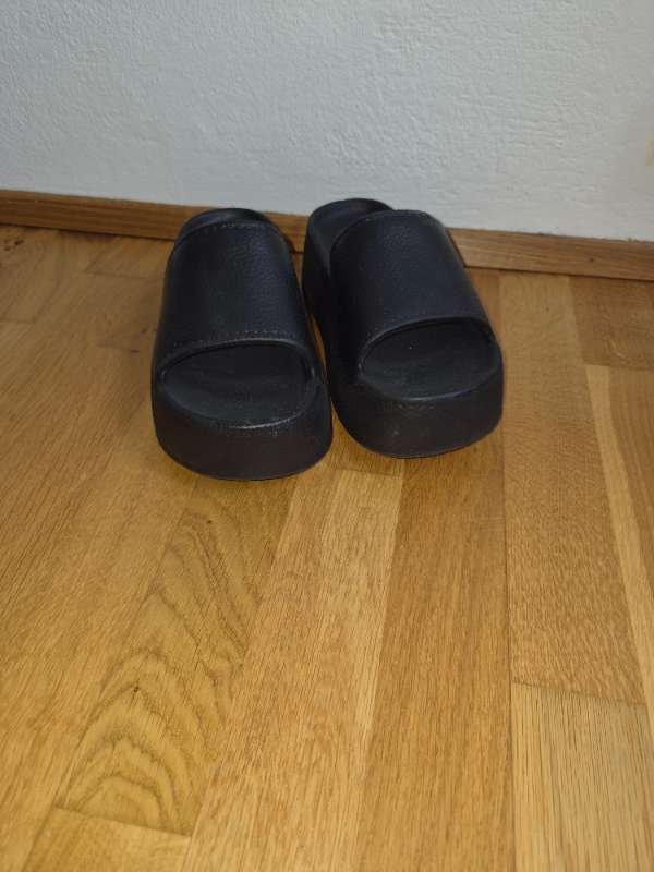 Sandalar