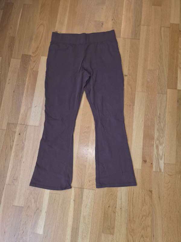 Brúnar buxur