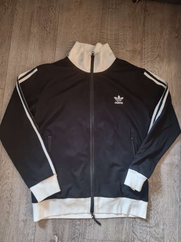 Adidas peysa