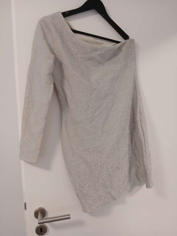 Silfraðir kjóll m/ einni erm