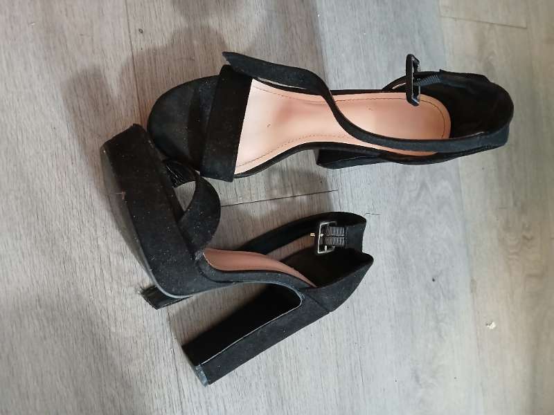 Rússkinnsskór opin tá