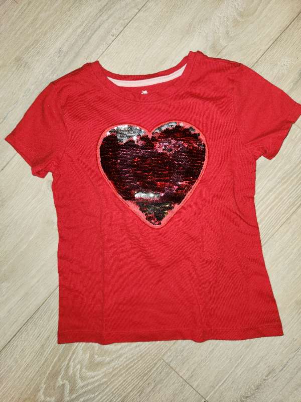 Red heart tshirt