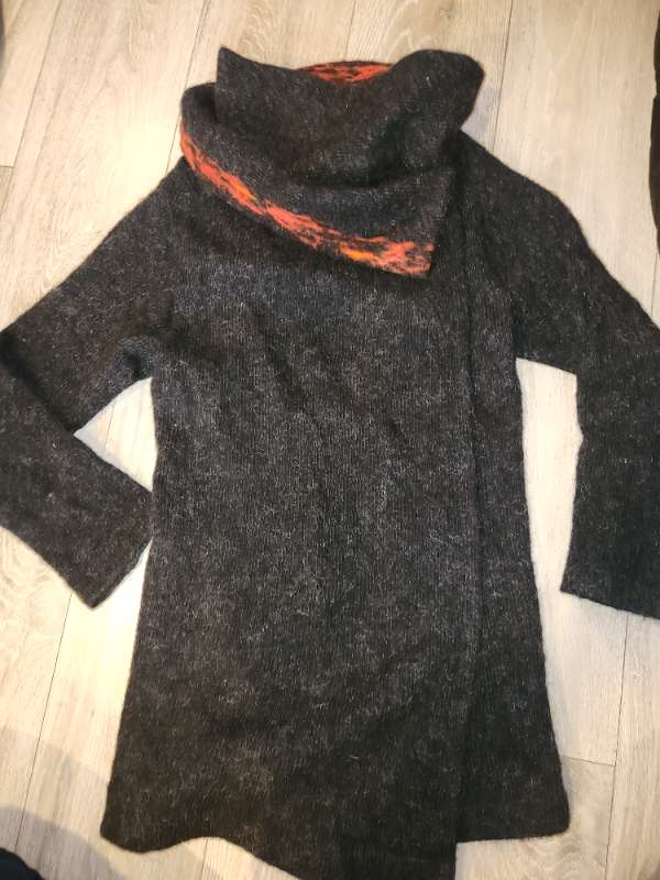 Lava wool cardigan wrap
