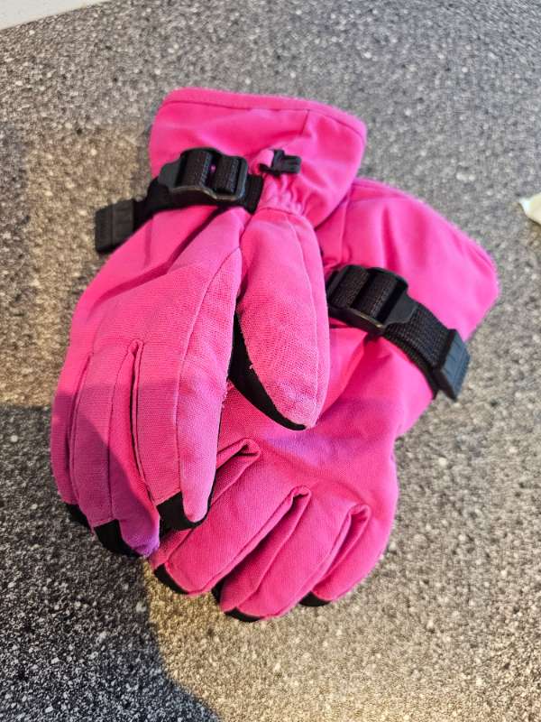 Pink gloves