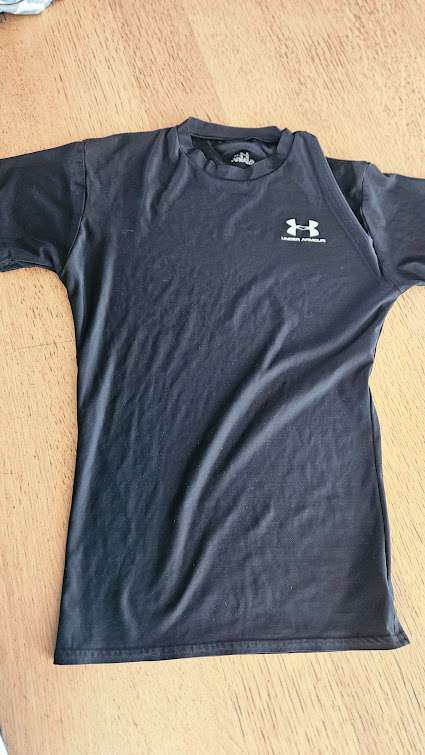 Under armor svartur bolur