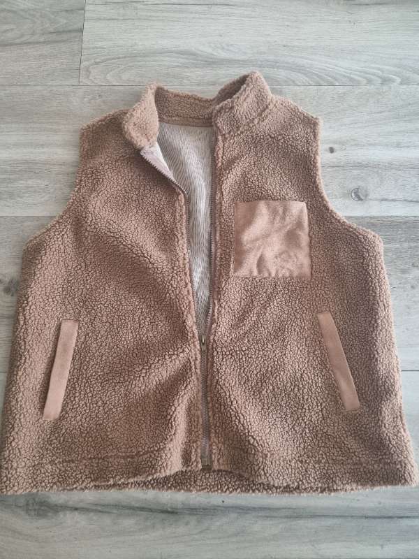 brúnt vesti