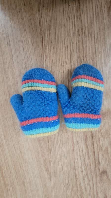 Gloves colored