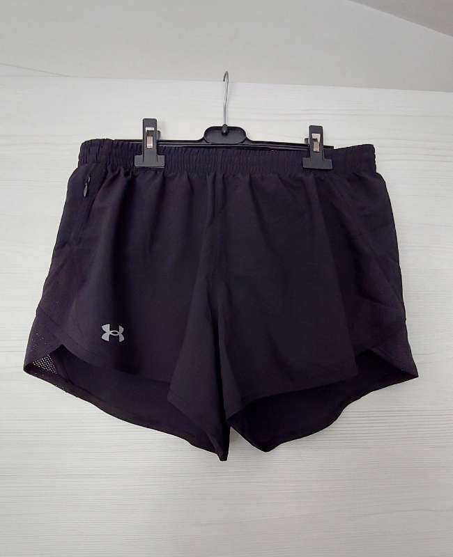 Under Armour víðar stuttbuxur