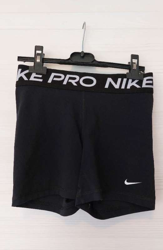 Nike stuttar svartar æfingabuxur