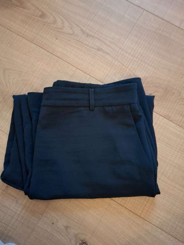 Dökkblár buxur