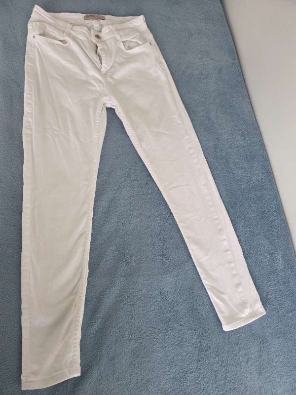 ZARA White Denim Jeans - Size EUR 40 (US 8)