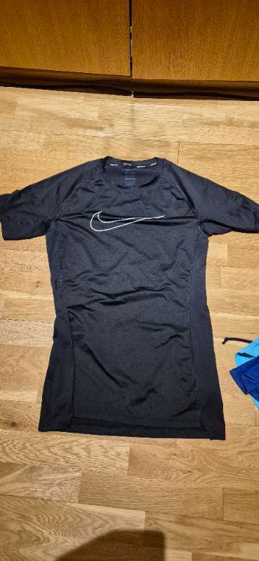Nike pro