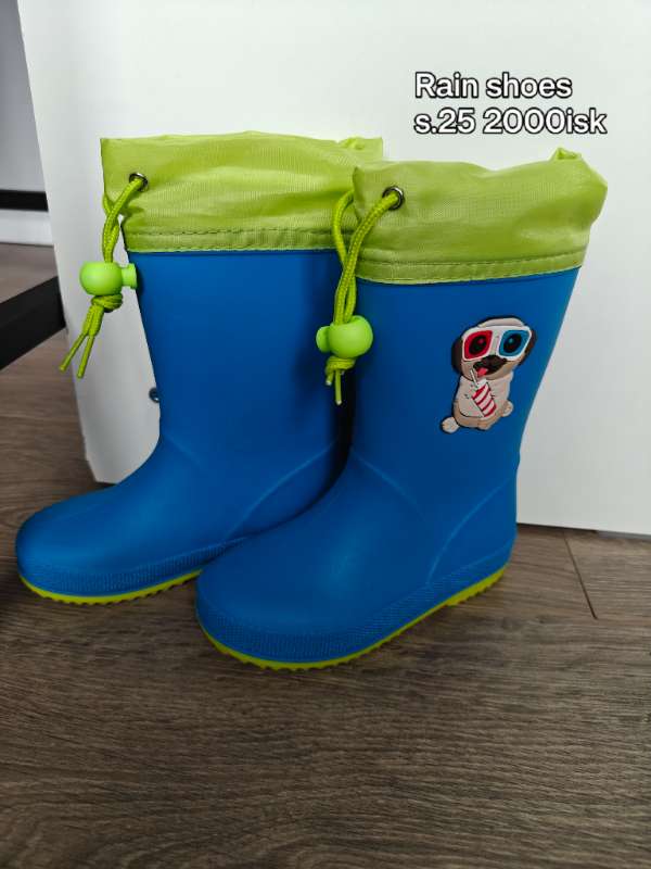 New blue rain shoes