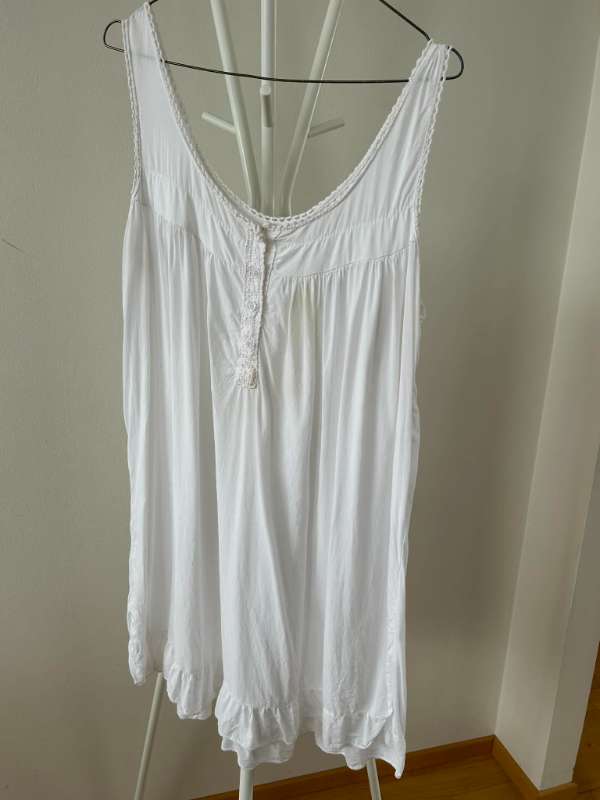 Kjóll hvítur sumarkjóll