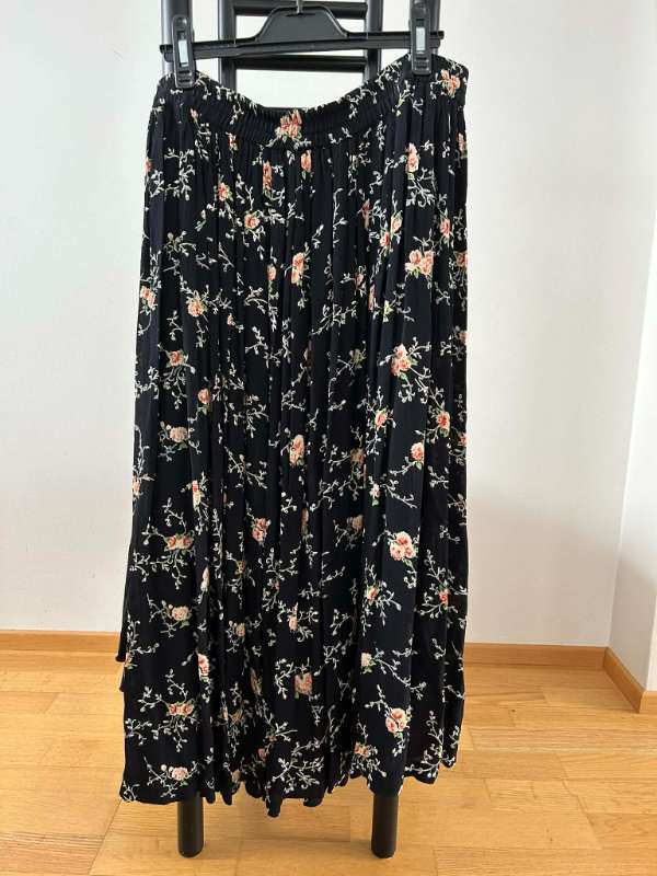 Pils sítt, rósótt