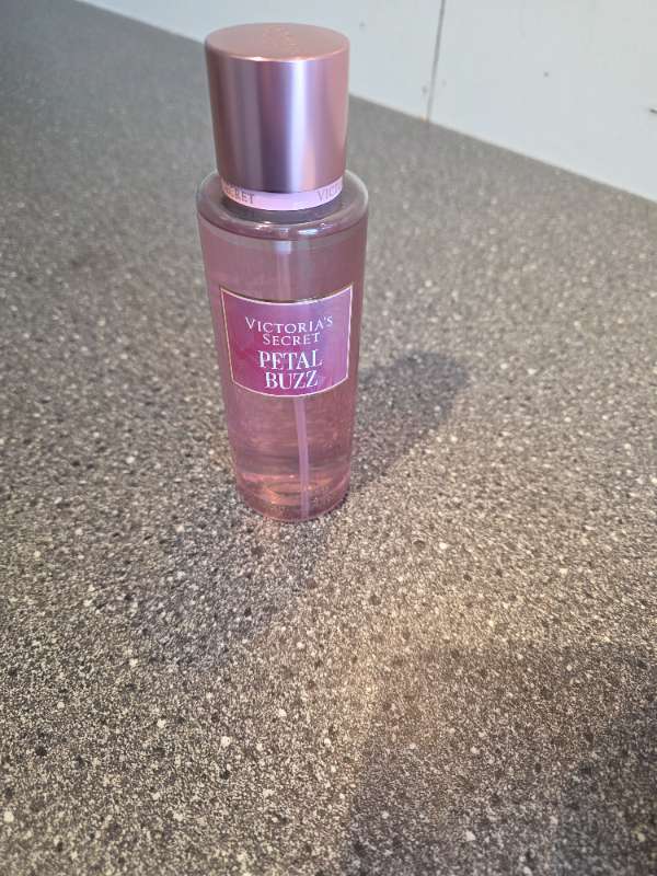 Victoria secret petal buzz nýtt