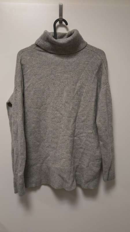 woolen gray sweater