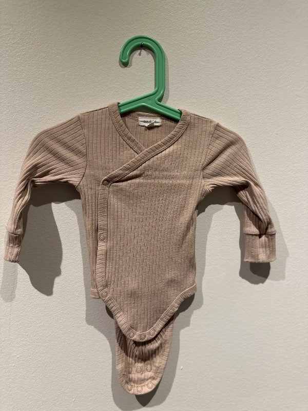 Newbie samfella, riffluð