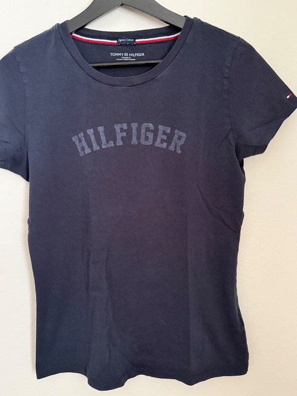 TOMMY HILFIGER navy t-shirt