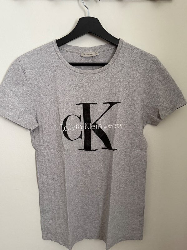 CALVIN KLEIN GREY T-Shirt