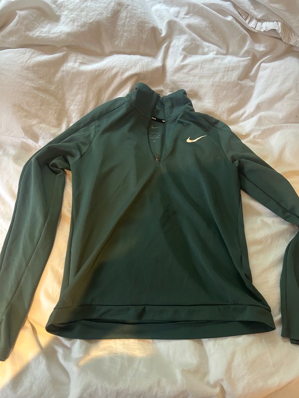 Nike peysa