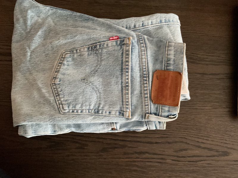 Levi’s buxur ljósar