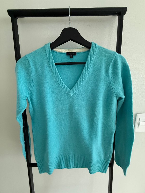GANT V-neck sweater