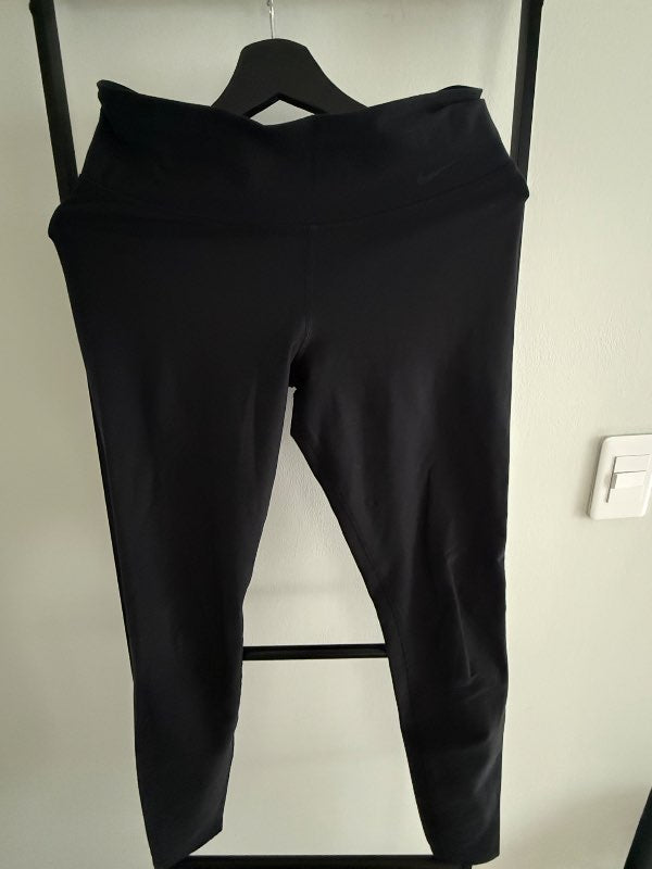 NIKE DRI-FIT BLACK LEGGINGS