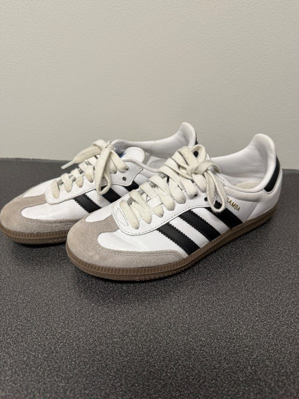 Adidas hvitir svaertar rendur skór