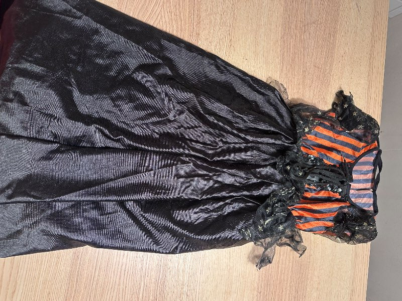 Witch costume lítið notuð
