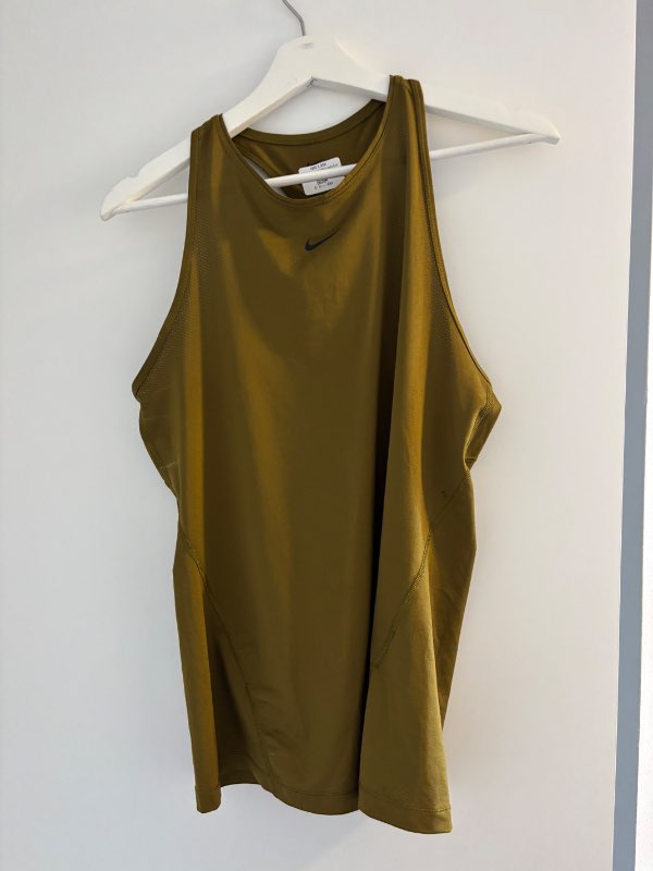 nike grænn æfingabolur