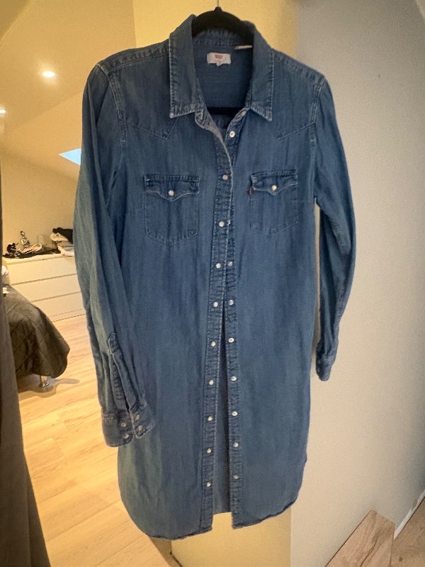 Levis skyrta síð