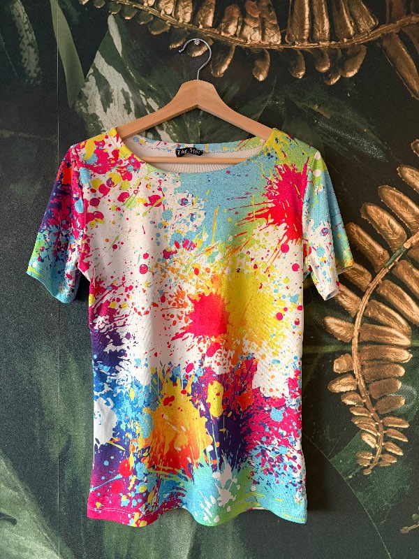 T-shirt colorful