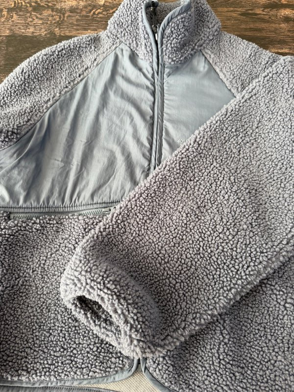Zara blá flíspeysa