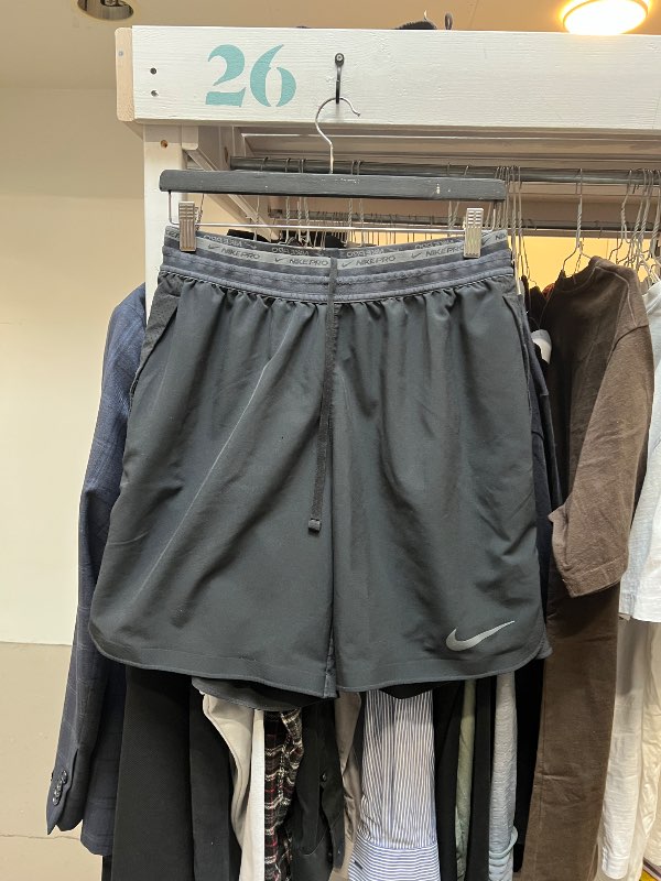 Nike Stutbuxur - Svartar